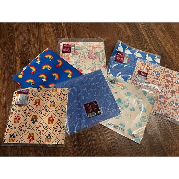 Vintage Wrapping Paper Bundle - Picture 1 of 7
